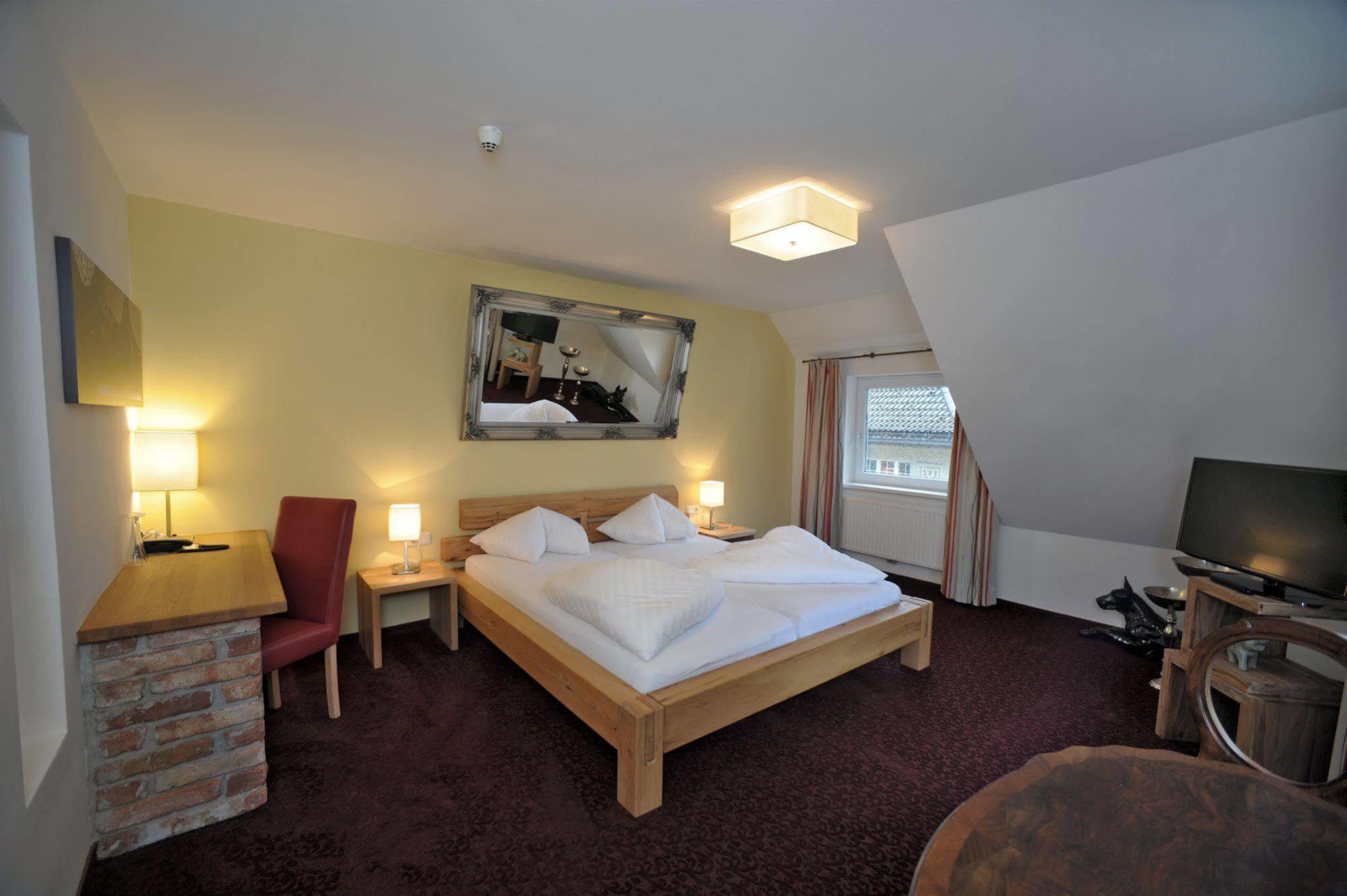 קופשטיין Hotel Goldener Loewe מראה חיצוני תמונה