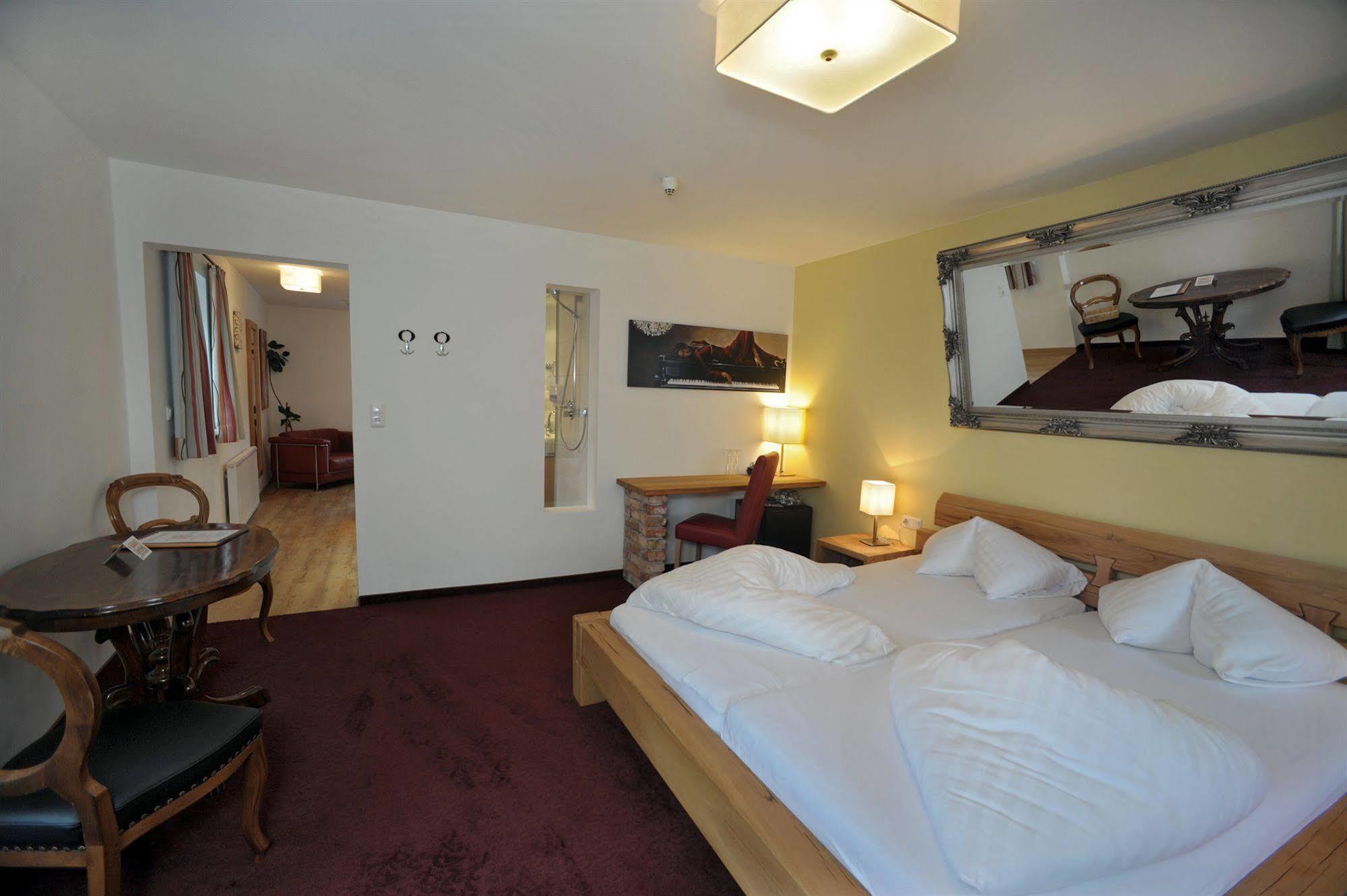 קופשטיין Hotel Goldener Loewe מראה חיצוני תמונה