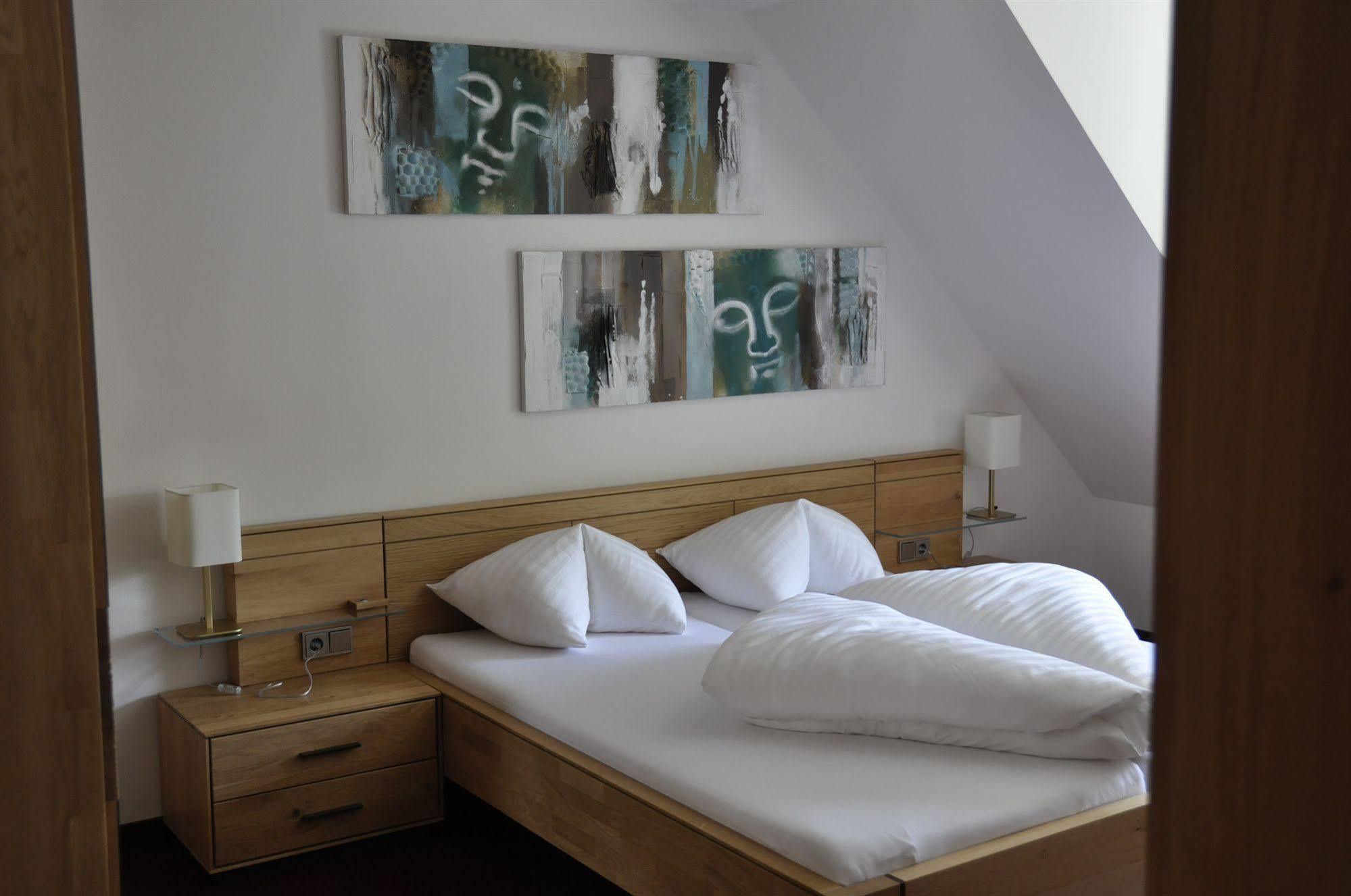 קופשטיין Hotel Goldener Loewe מראה חיצוני תמונה