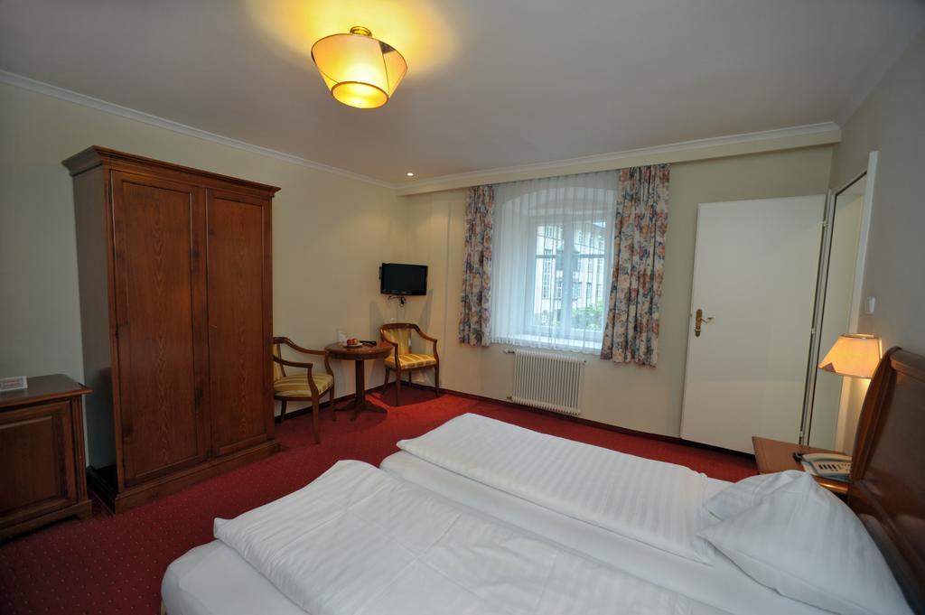 קופשטיין Hotel Goldener Loewe חדר תמונה